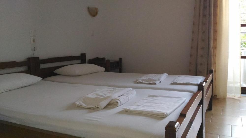 Hotel Aghas Paleochora 외부 사진