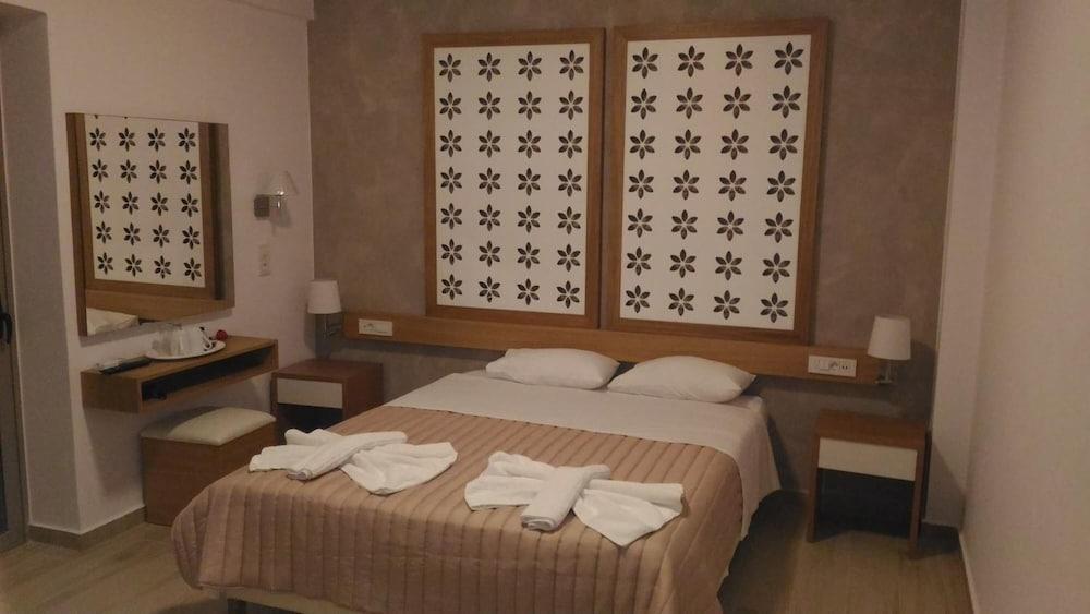 Hotel Aghas Paleochora 외부 사진