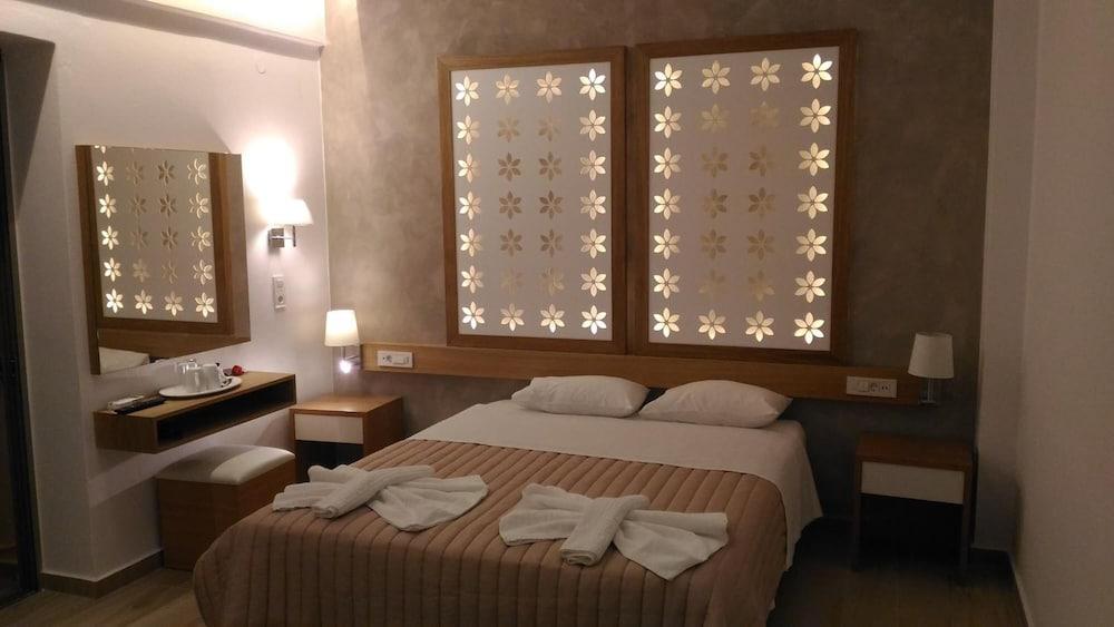 Hotel Aghas Paleochora 외부 사진