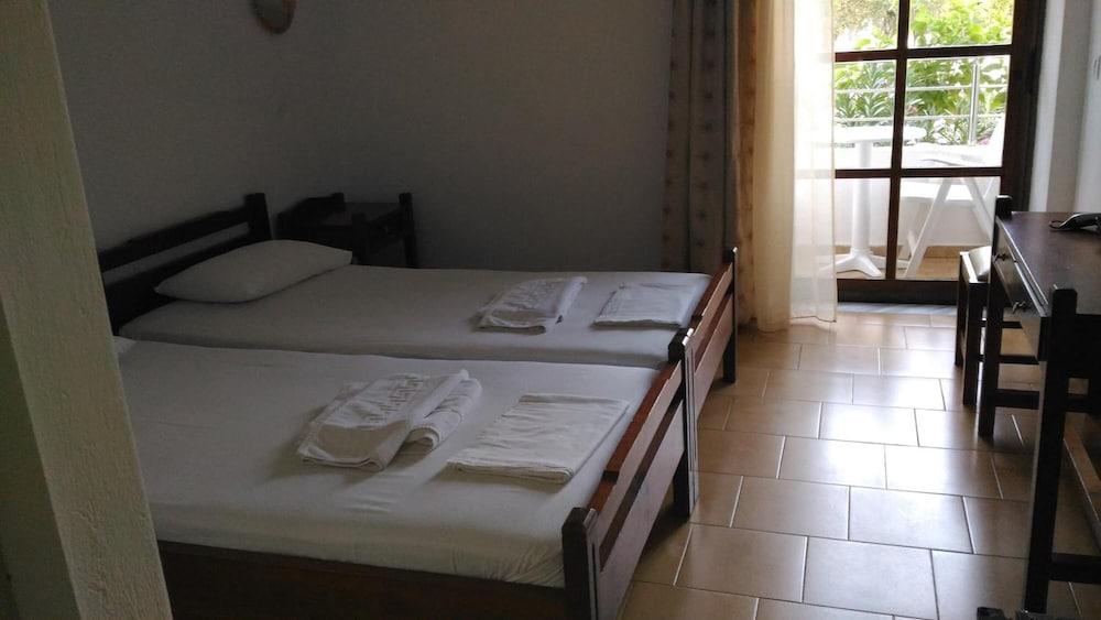 Hotel Aghas Paleochora 외부 사진